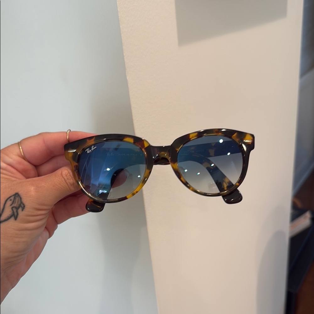 Ray-Ban Tortoise Frame with Blue Lenses